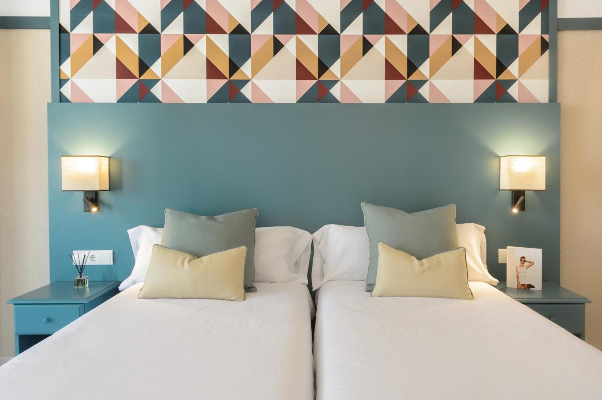 Aparthotel Vibra Club Maritim Sant Antoni de Portmany Екстериор снимка