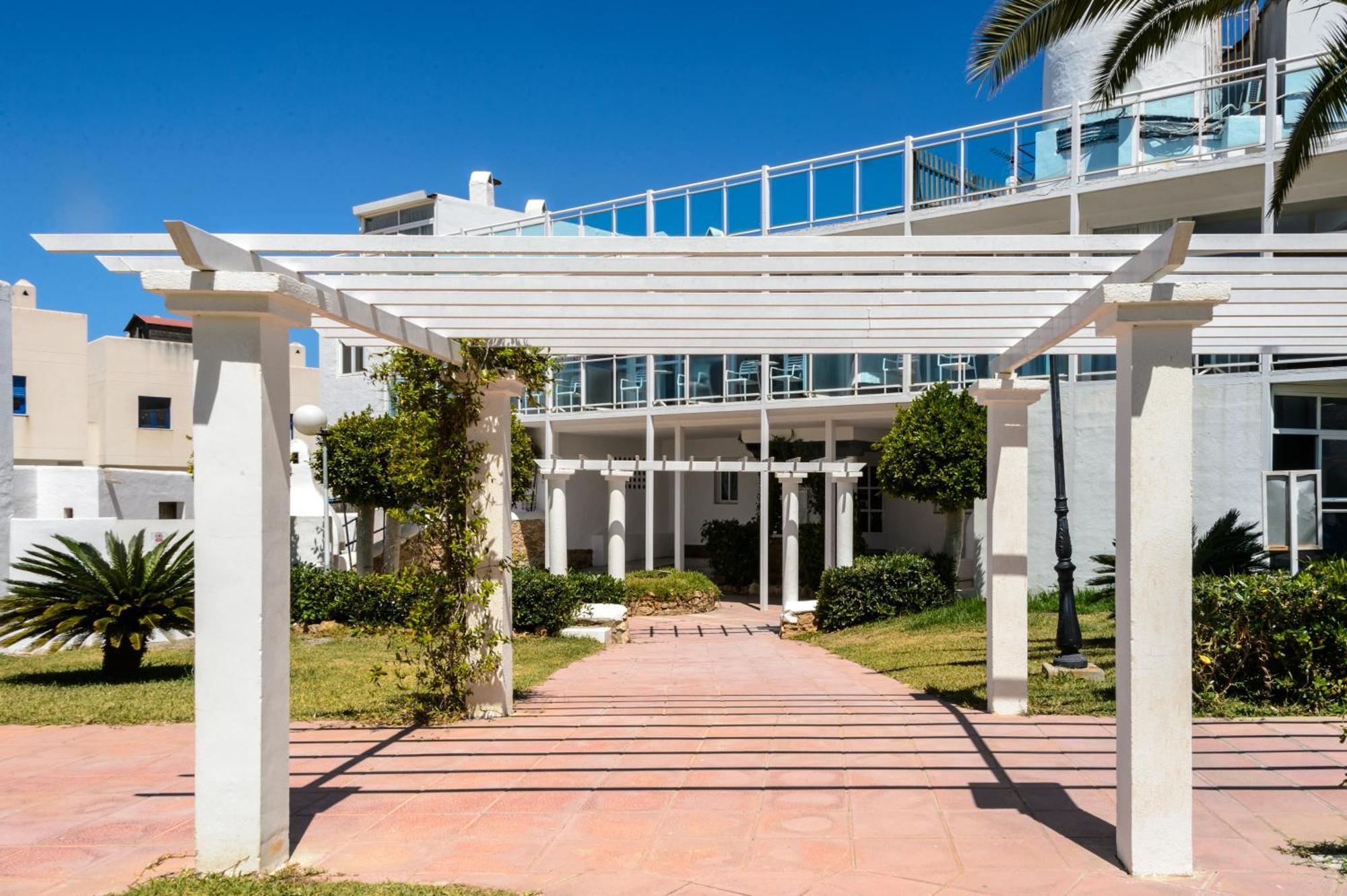 Aparthotel Vibra Club Maritim Sant Antoni de Portmany Екстериор снимка