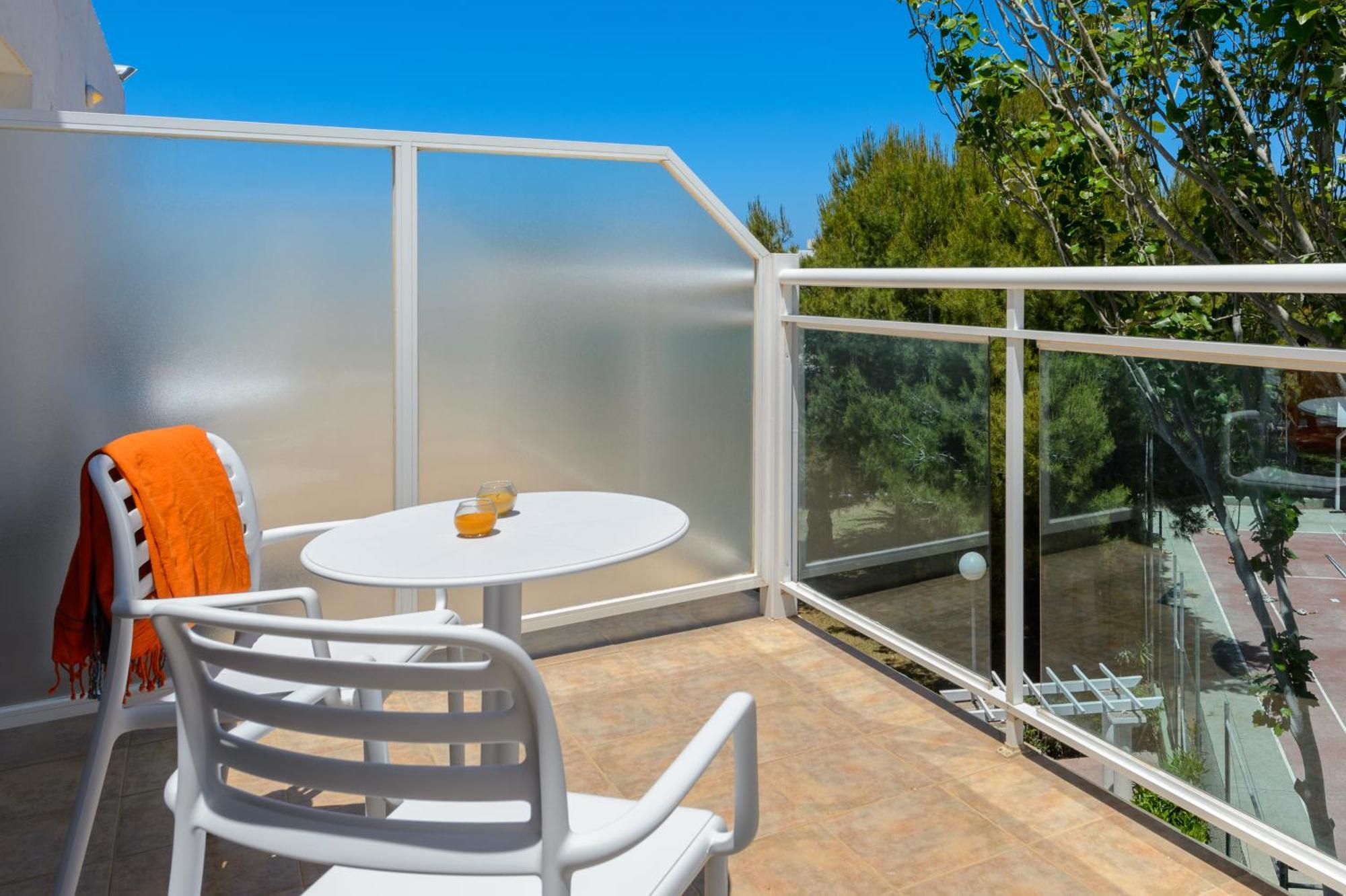 Aparthotel Vibra Club Maritim Sant Antoni de Portmany Екстериор снимка