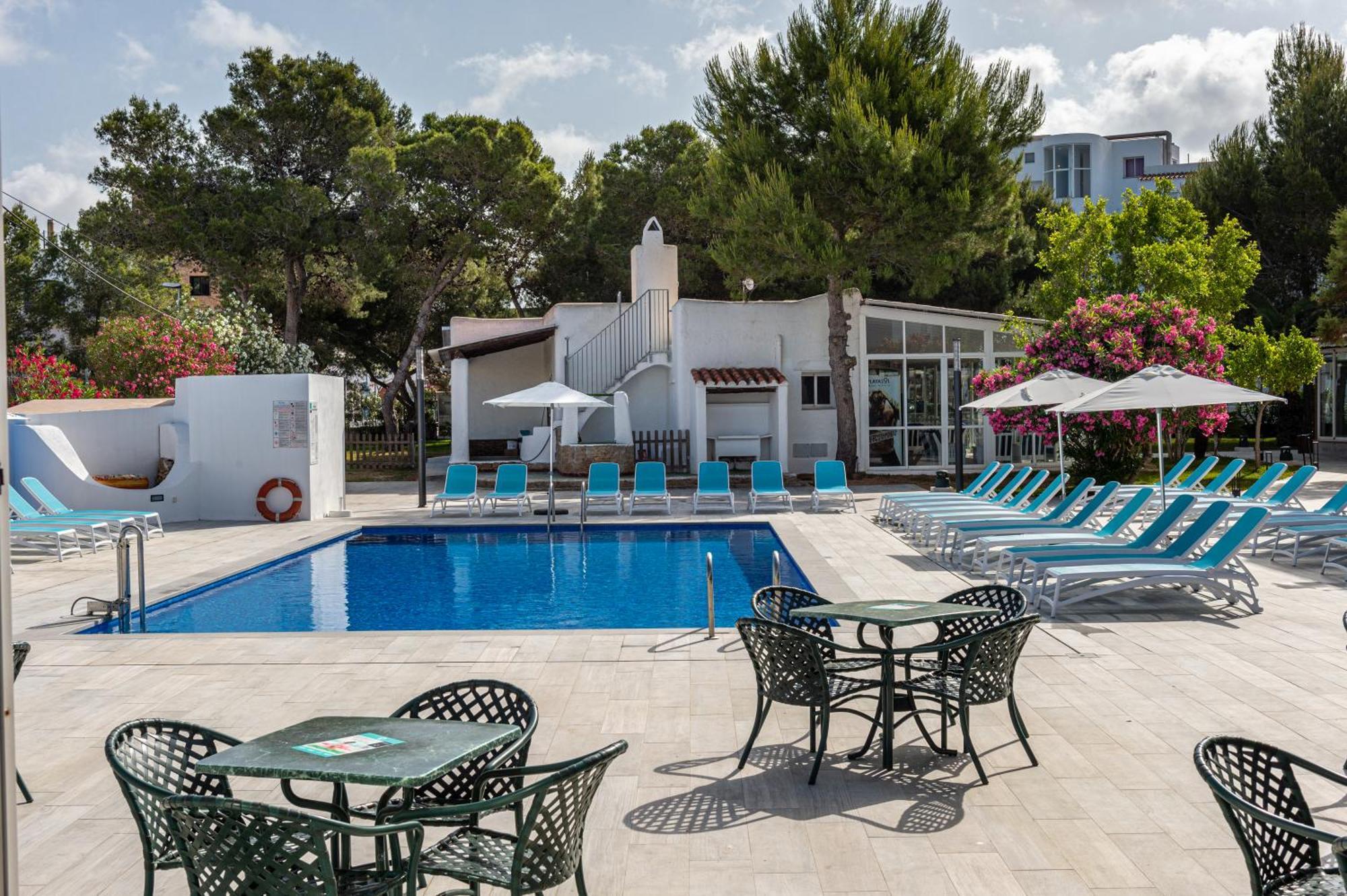 Aparthotel Vibra Club Maritim Sant Antoni de Portmany Екстериор снимка