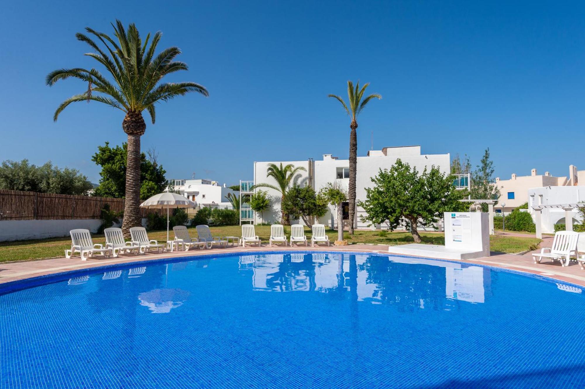 Aparthotel Vibra Club Maritim Sant Antoni de Portmany Екстериор снимка