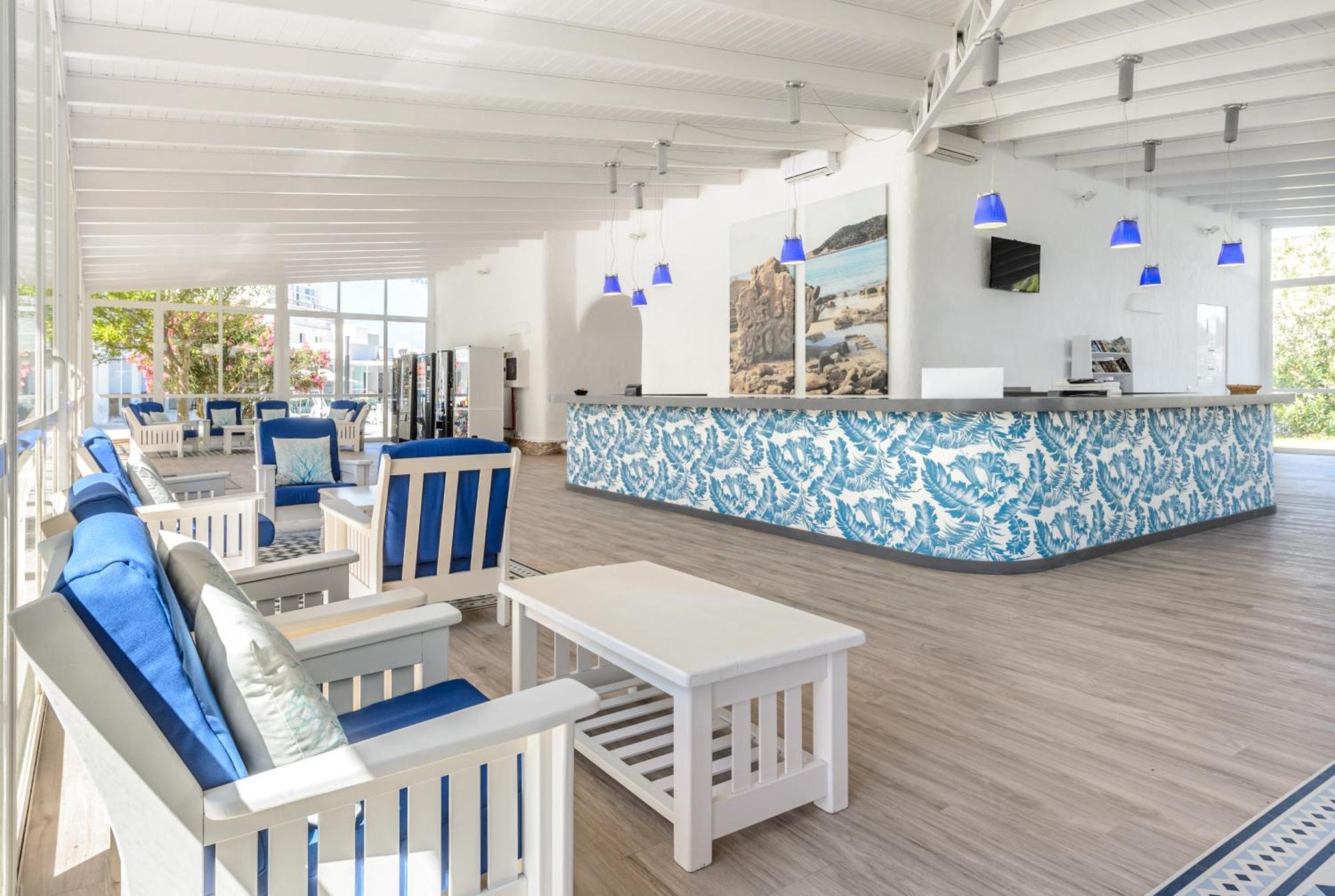 Aparthotel Vibra Club Maritim Sant Antoni de Portmany Екстериор снимка