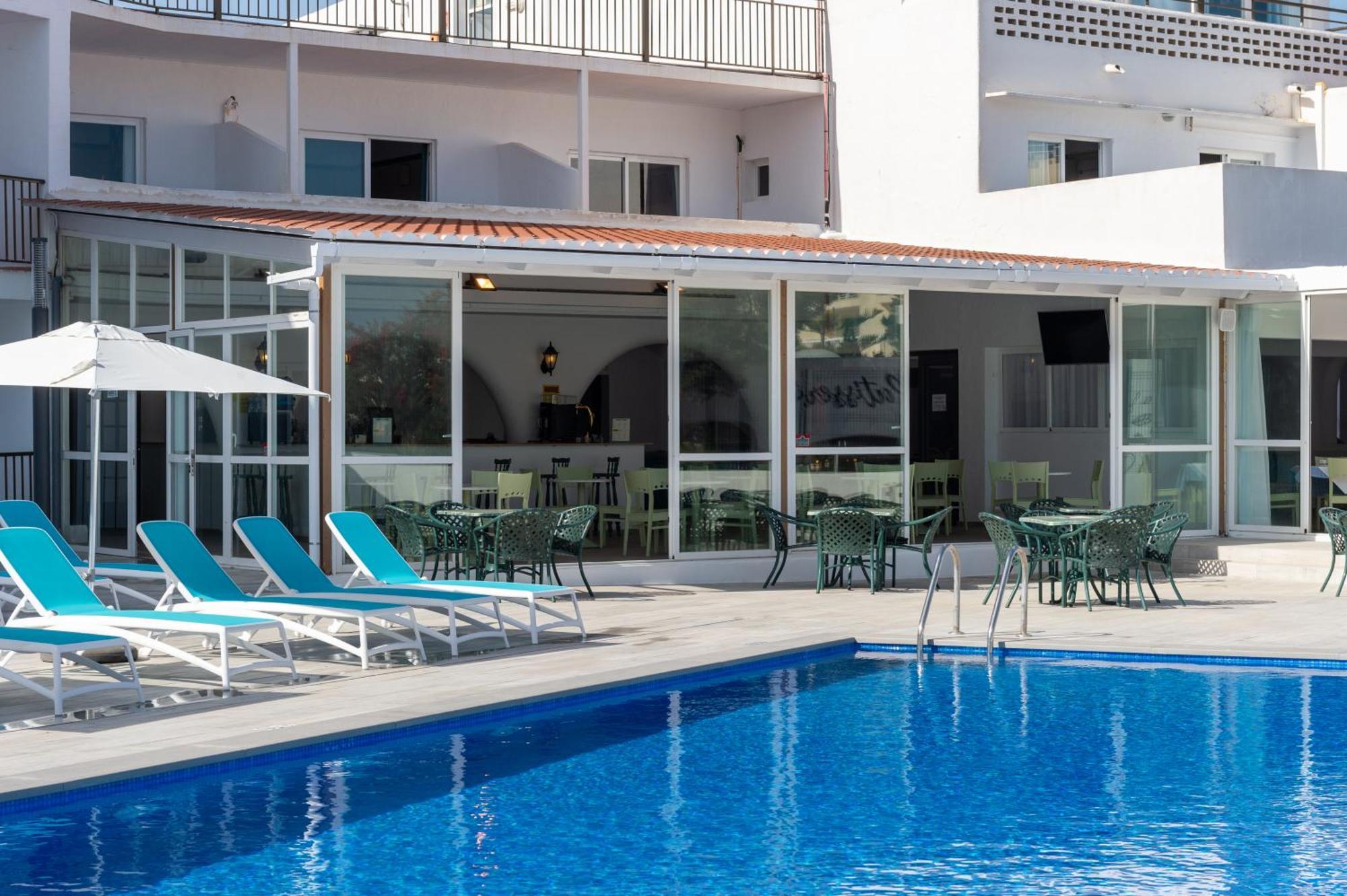 Aparthotel Vibra Club Maritim Sant Antoni de Portmany Екстериор снимка