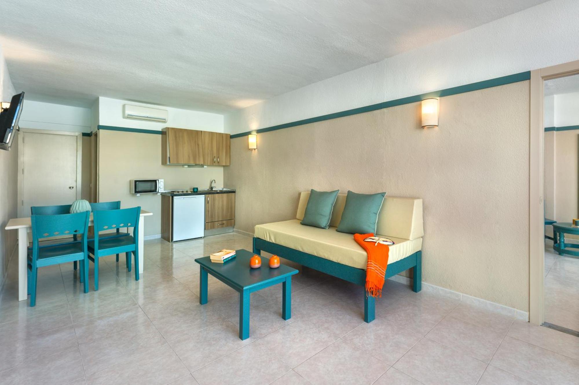 Aparthotel Vibra Club Maritim Sant Antoni de Portmany Екстериор снимка