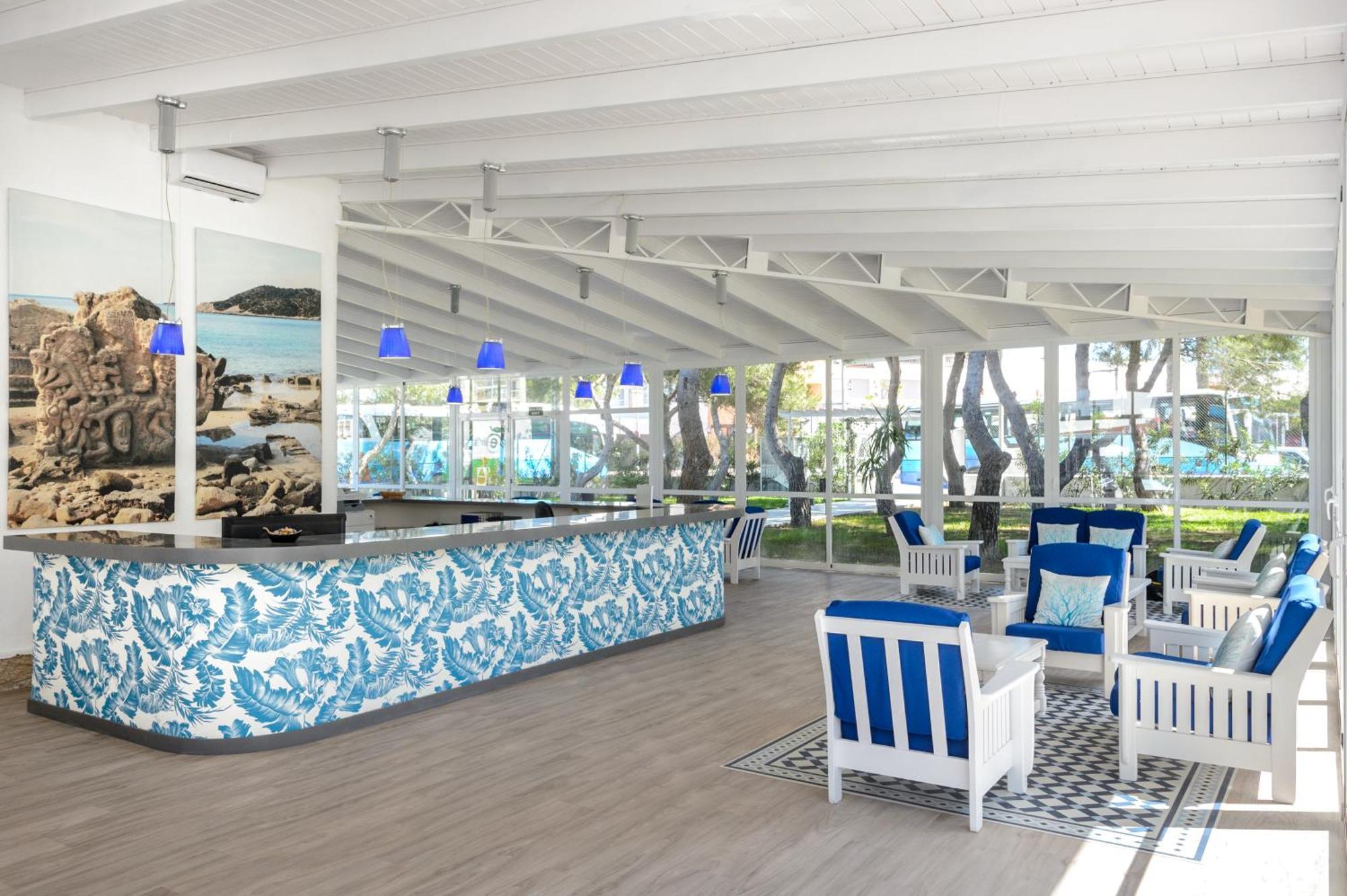 Aparthotel Vibra Club Maritim Sant Antoni de Portmany Екстериор снимка