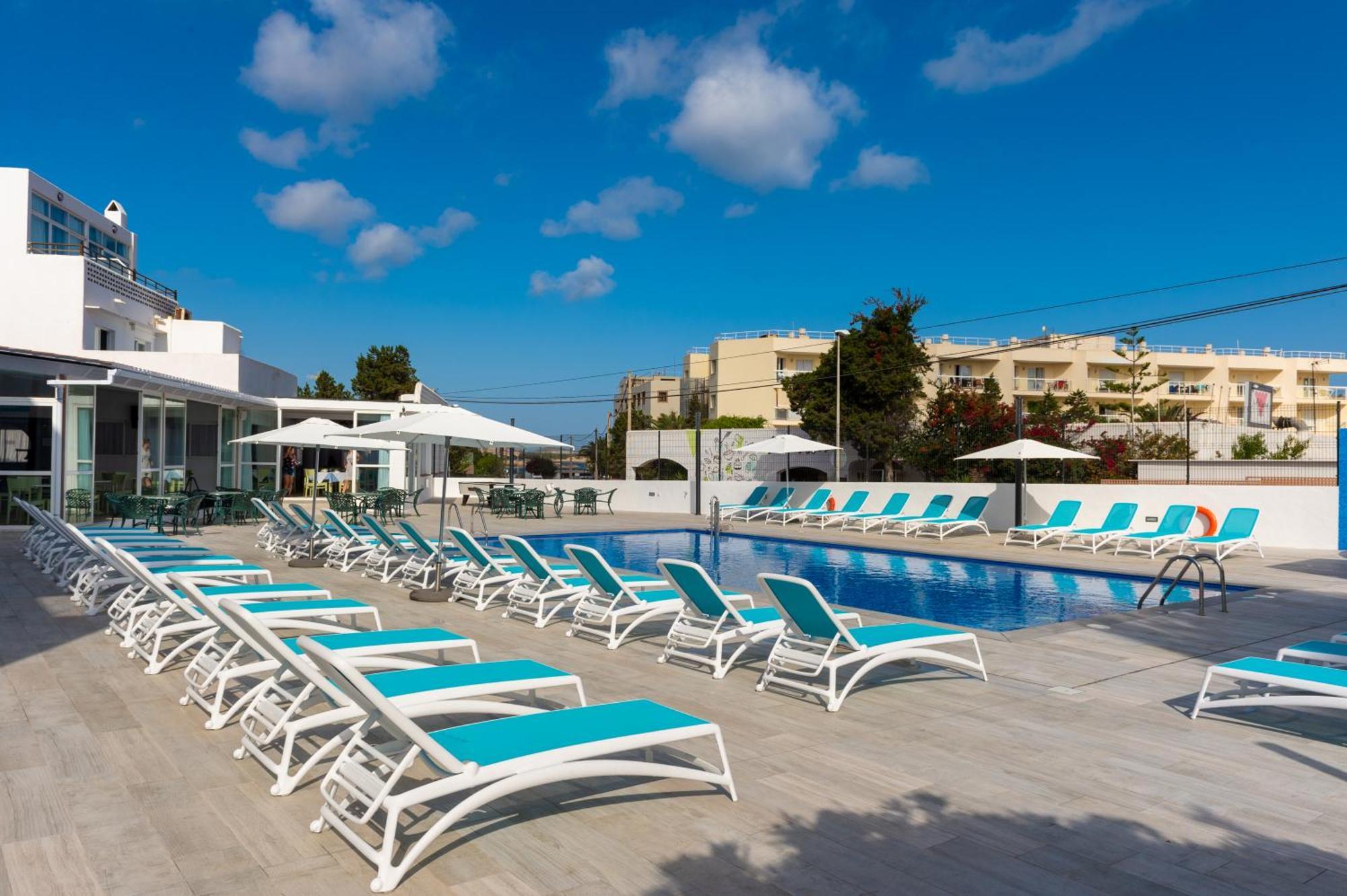 Aparthotel Vibra Club Maritim Sant Antoni de Portmany Екстериор снимка
