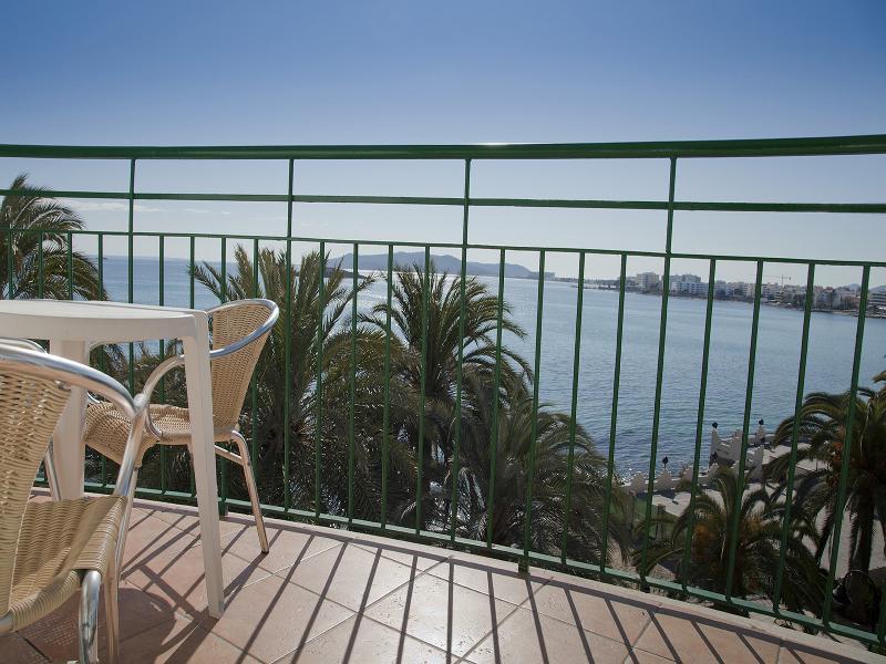 Aparthotel Vibra Club Maritim Sant Antoni de Portmany Екстериор снимка