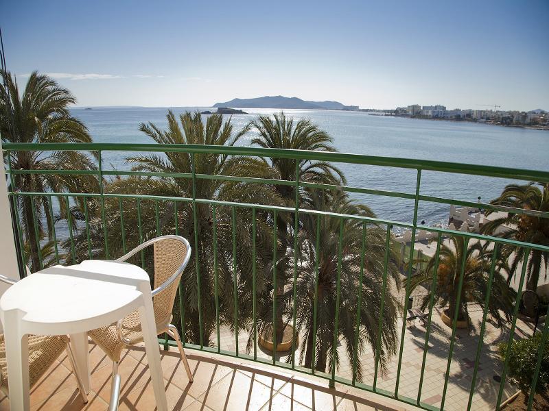 Aparthotel Vibra Club Maritim Sant Antoni de Portmany Екстериор снимка