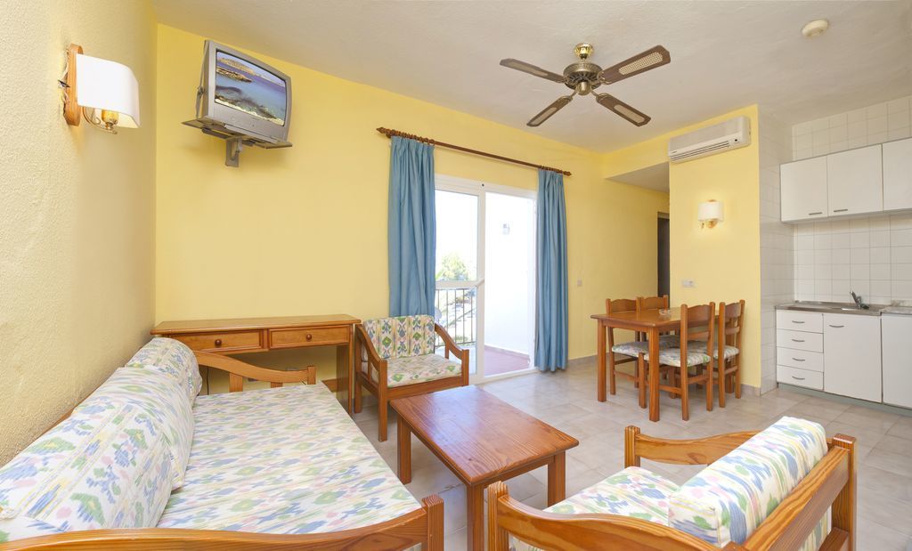 Aparthotel Vibra Club Maritim Sant Antoni de Portmany Стая снимка